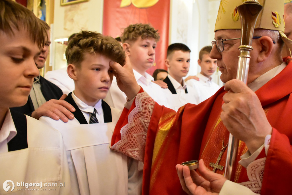 Sól. 37 młodych ludzi przyjęło sakrament bierzmowania