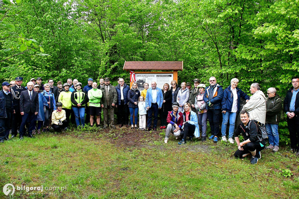 Na Zamarzniętych Wodach odsłonięto pamiątkową tablicę