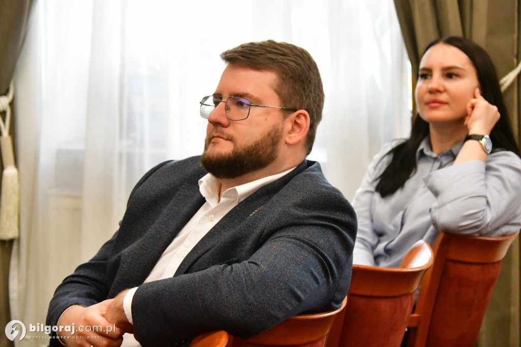 W Biłgoraju spotkanie z posłem Witoldem Tumanowiczem: polityczne dyskusje i plany na przyszłość
