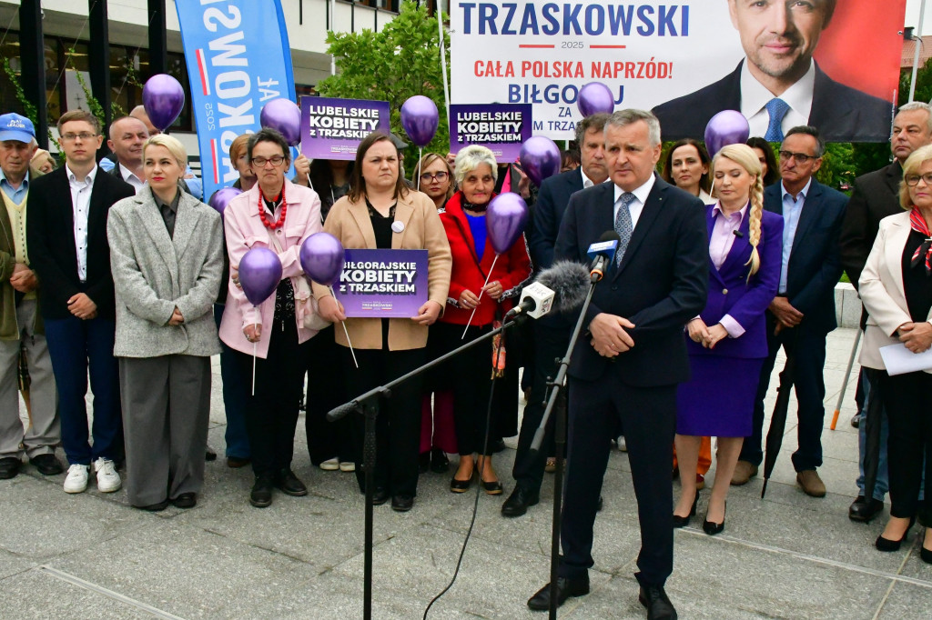 Zachęcali by głosować na Rafała Trzaskowskiego. W centrum miasta zorganizowali konferencję