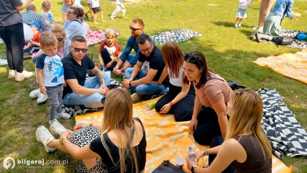 Rodzinny Piknik w Biłgoraju: Radosne Świętowanie Dnia Rodziny w Przedszkolu Nr 1