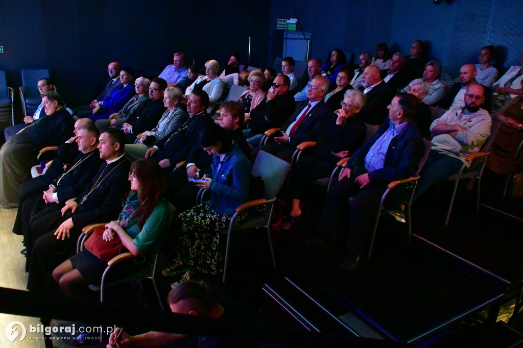 Sympozjum z okazji 1700 i 100-lecia