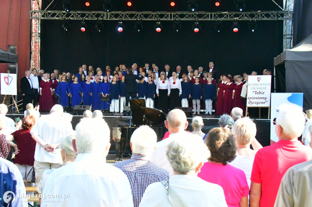 Ponad sto chórzystów na scenie letniej BCK w Biłgoraju
