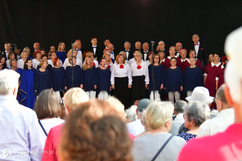 Ponad sto chórzystów na scenie letniej BCK w Biłgoraju