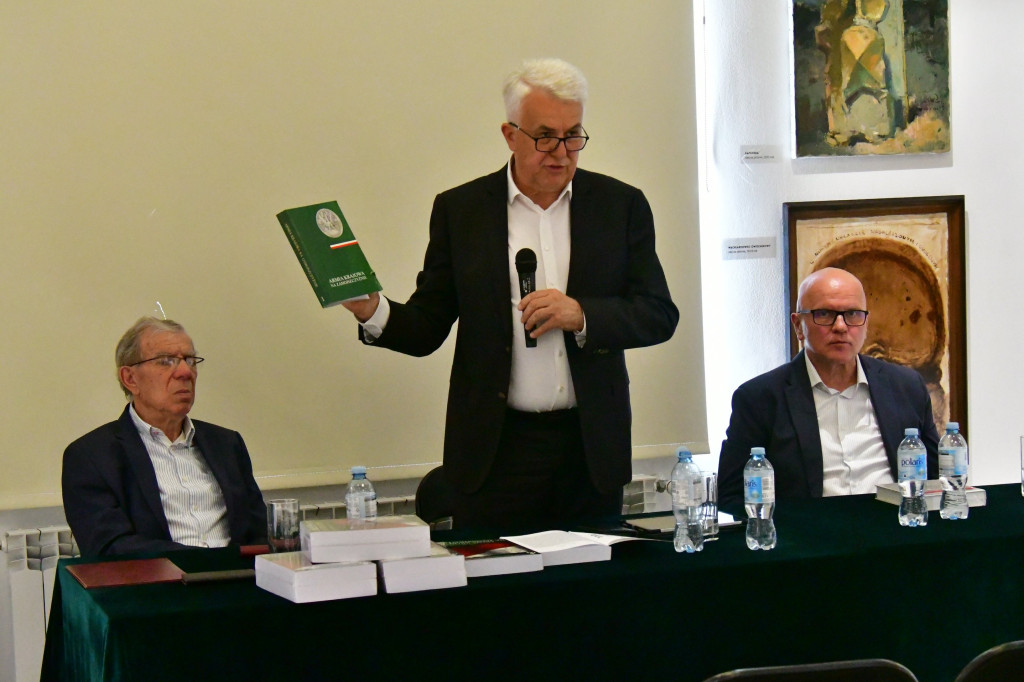 Wznowili ważną monografię. Dotyczy AK na Zamojszczyźnie