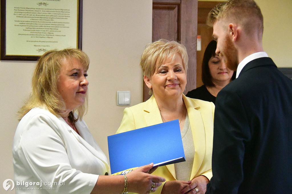 Dzień Olimpijczyka. Władze powiatu biłgorajskiego wyróżniły najlepszych uczniów i nauczycieli