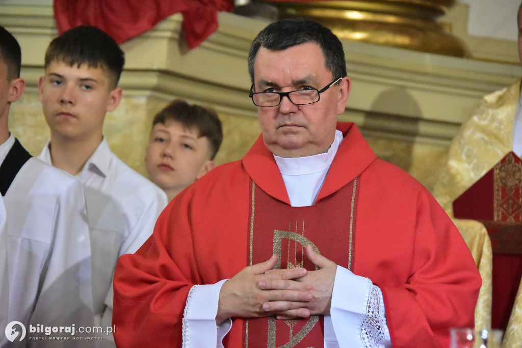 Biłgoraj. 85 młodych ludzi przyjęło sakrament bierzmowania
