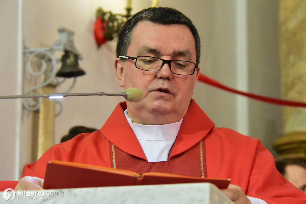Biłgoraj. 85 młodych ludzi przyjęło sakrament bierzmowania