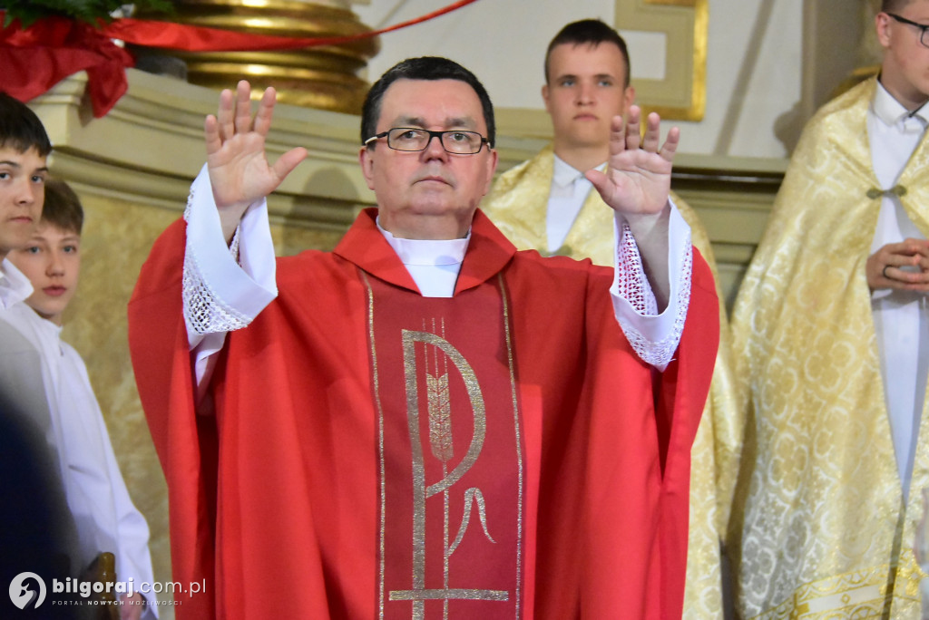 Biłgoraj. 85 młodych ludzi przyjęło sakrament bierzmowania