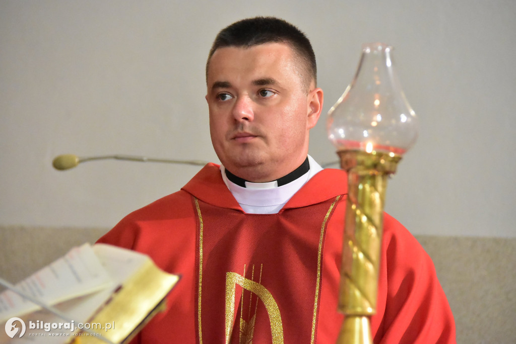 Biłgoraj. 85 młodych ludzi przyjęło sakrament bierzmowania