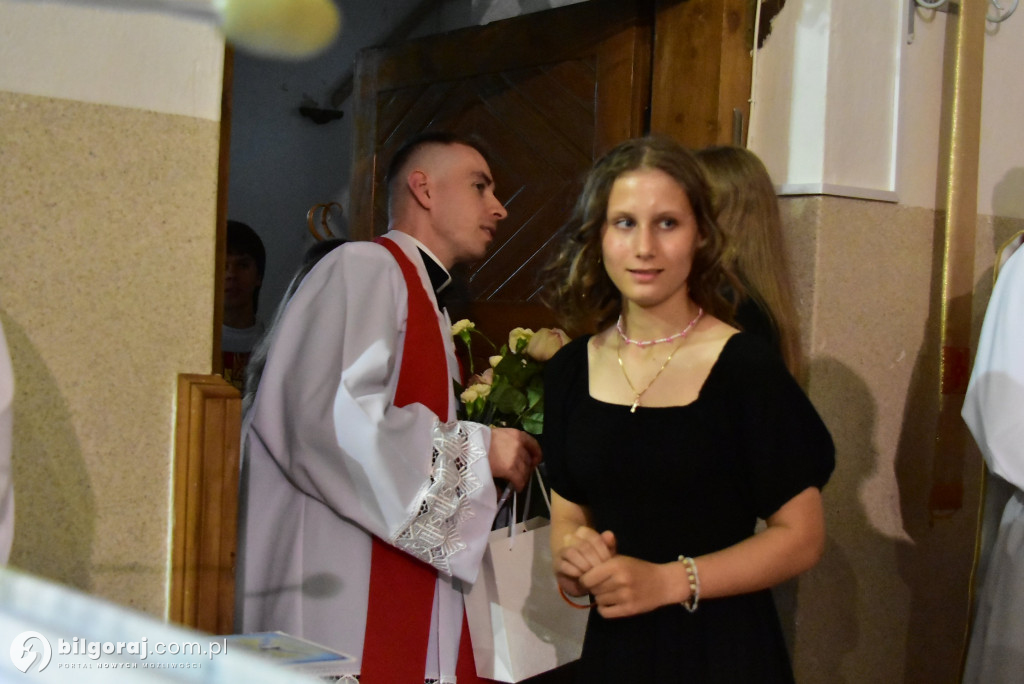 Biłgoraj. 85 młodych ludzi przyjęło sakrament bierzmowania