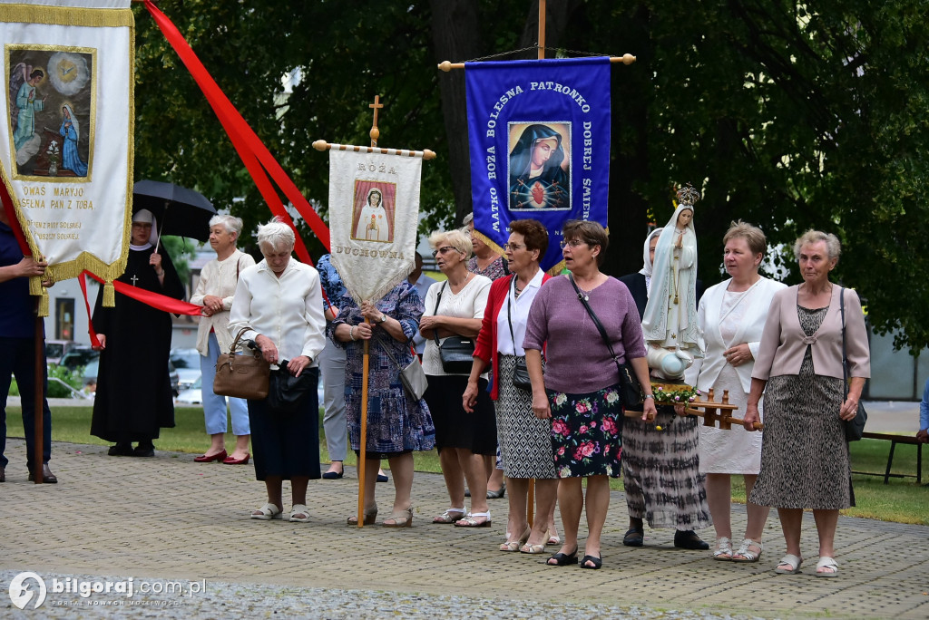 Biłgoraj. 85 młodych ludzi przyjęło sakrament bierzmowania