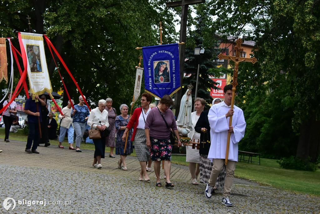 Biłgoraj. 85 młodych ludzi przyjęło sakrament bierzmowania