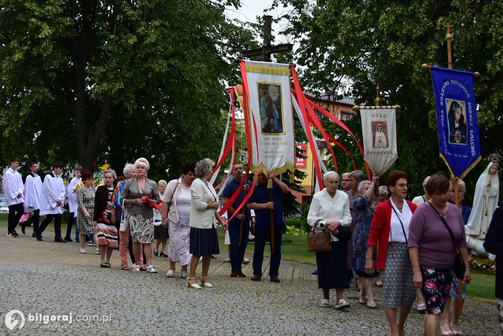 Biłgoraj. 85 młodych ludzi przyjęło sakrament bierzmowania