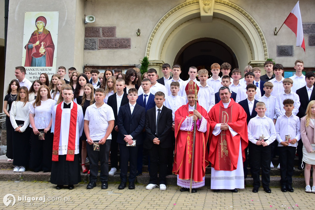 Biłgoraj. 85 młodych ludzi przyjęło sakrament bierzmowania