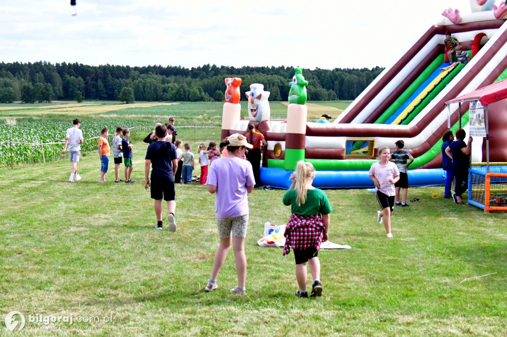 Powitanie lata w Dąbrówce: Rodzinny piknik pełen atrakcji i integracji
