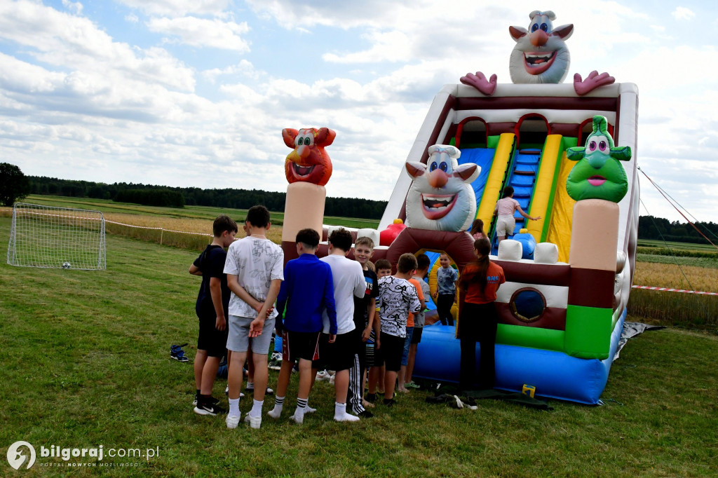 Powitanie lata w Dąbrówce: Rodzinny piknik pełen atrakcji i integracji