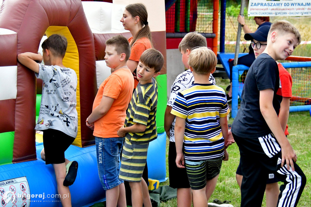 Powitanie lata w Dąbrówce: Rodzinny piknik pełen atrakcji i integracji