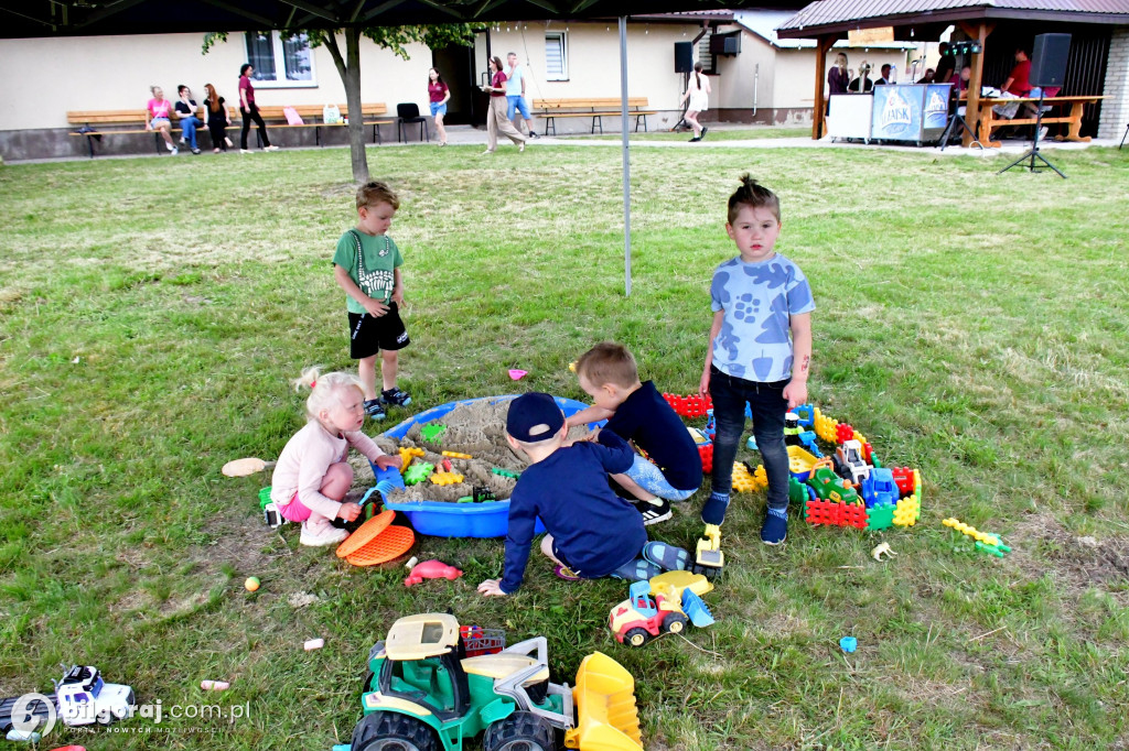 Powitanie lata w Dąbrówce: Rodzinny piknik pełen atrakcji i integracji
