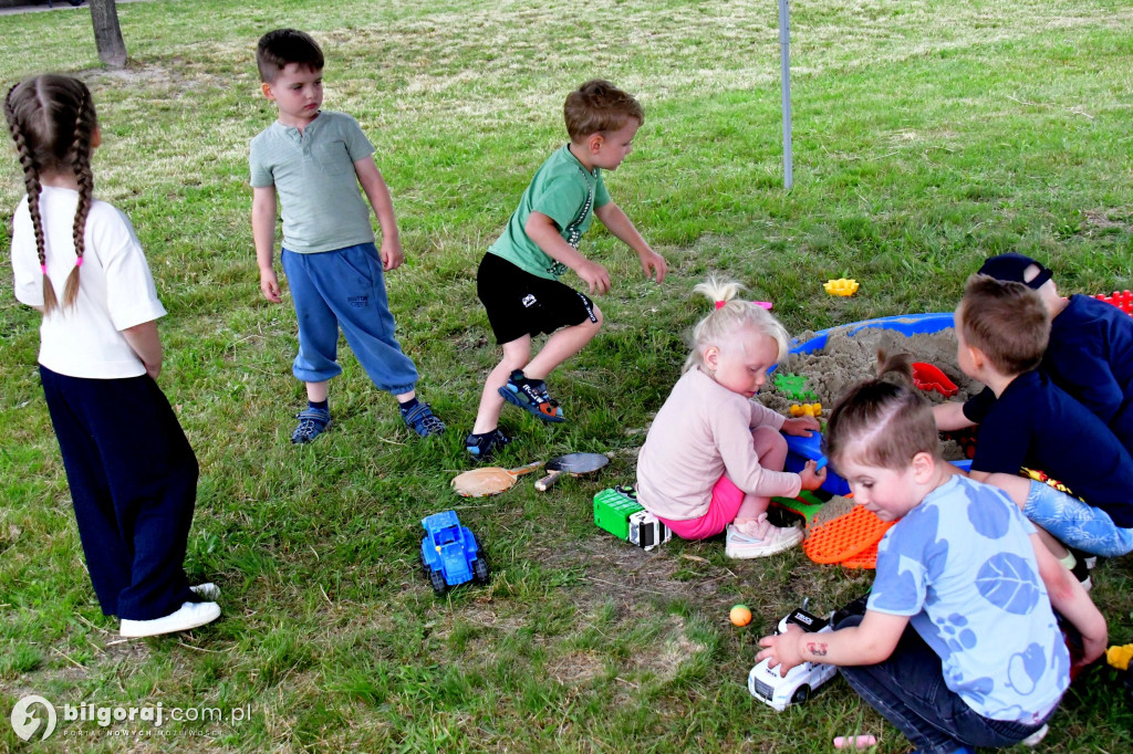 Powitanie lata w Dąbrówce: Rodzinny piknik pełen atrakcji i integracji