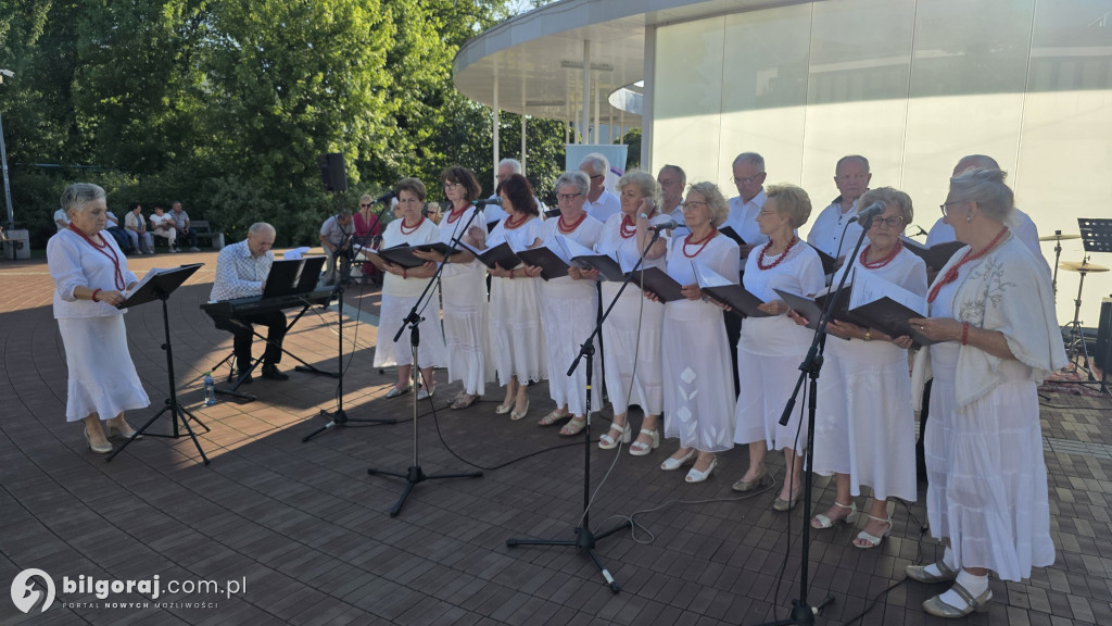 Taniec przy fontannie powraca! Letnie soboty pełne muzyki i radości w Biłgoraju