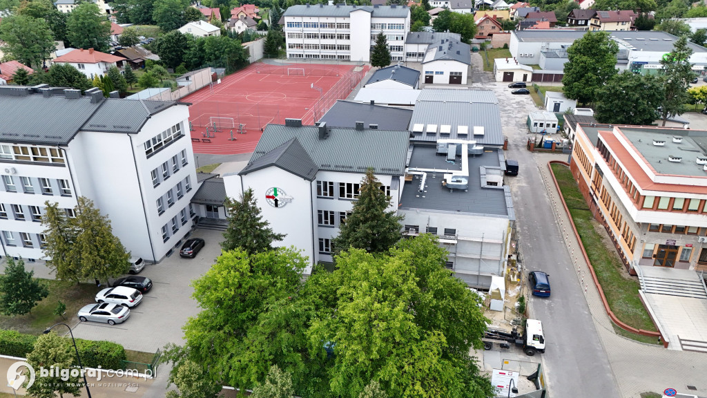 Hala przy RCEZ już z dachem. Stan surowy zamknięty