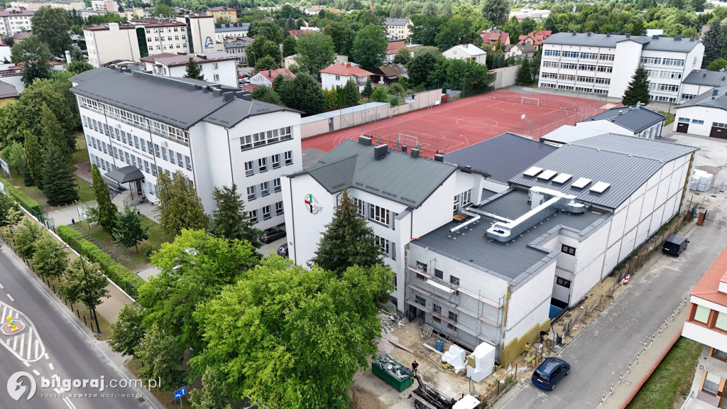 Hala przy RCEZ już z dachem. Stan surowy zamknięty