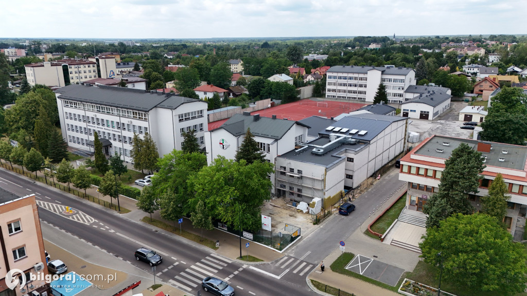 Hala przy RCEZ już z dachem. Stan surowy zamknięty