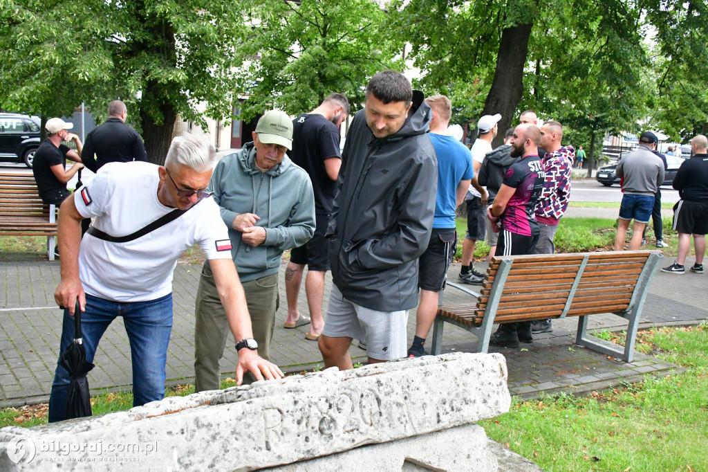 Polacy protestują przeciwko skutkom niekontrolowanej imigracji – relacja z Biłgoraja