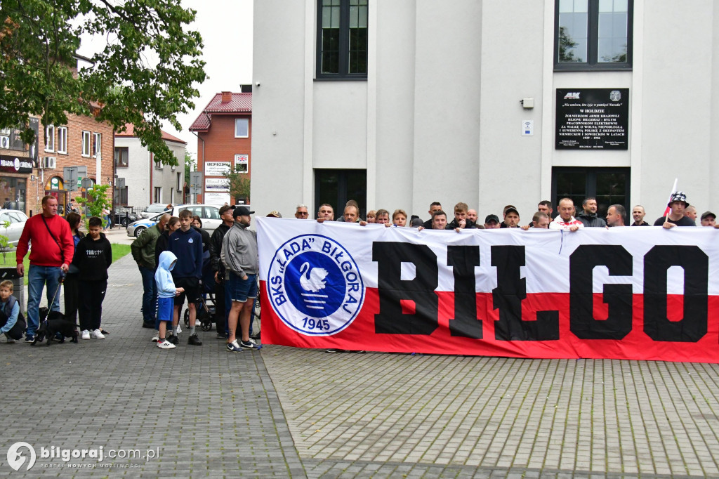 Polacy protestują przeciwko skutkom niekontrolowanej imigracji – relacja z Biłgoraja