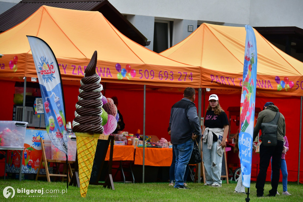Rodzinna rozrywka i wsparcie dla Adasia – Wielki Festiwal Dmuchańców w Tereszpolu