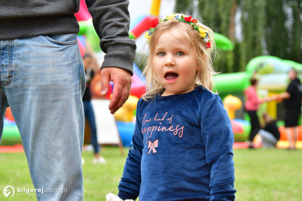 Rodzinna rozrywka i wsparcie dla Adasia – Wielki Festiwal Dmuchańców w Tereszpolu