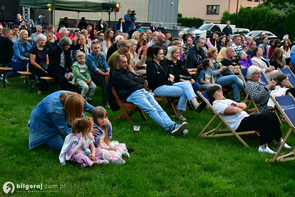 Koncert pod Lipą w Biłgoraju: Ukulele, humor i bajkowa narracja