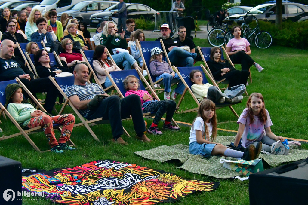 Koncert pod Lipą w Biłgoraju: Ukulele, humor i bajkowa narracja
