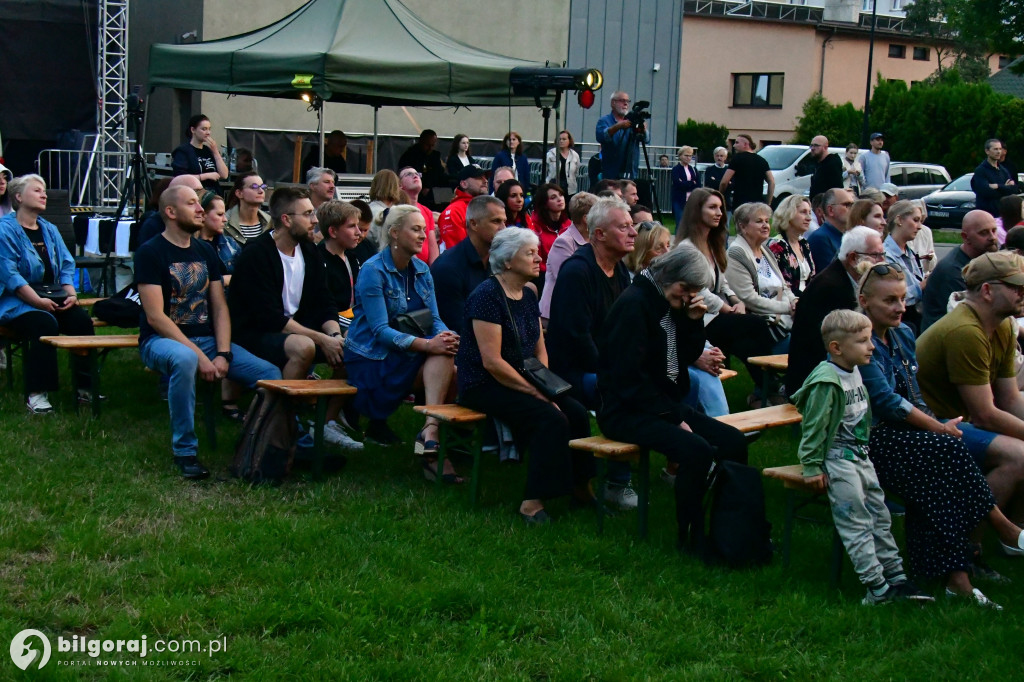 Koncert pod Lipą w Biłgoraju: Ukulele, humor i bajkowa narracja