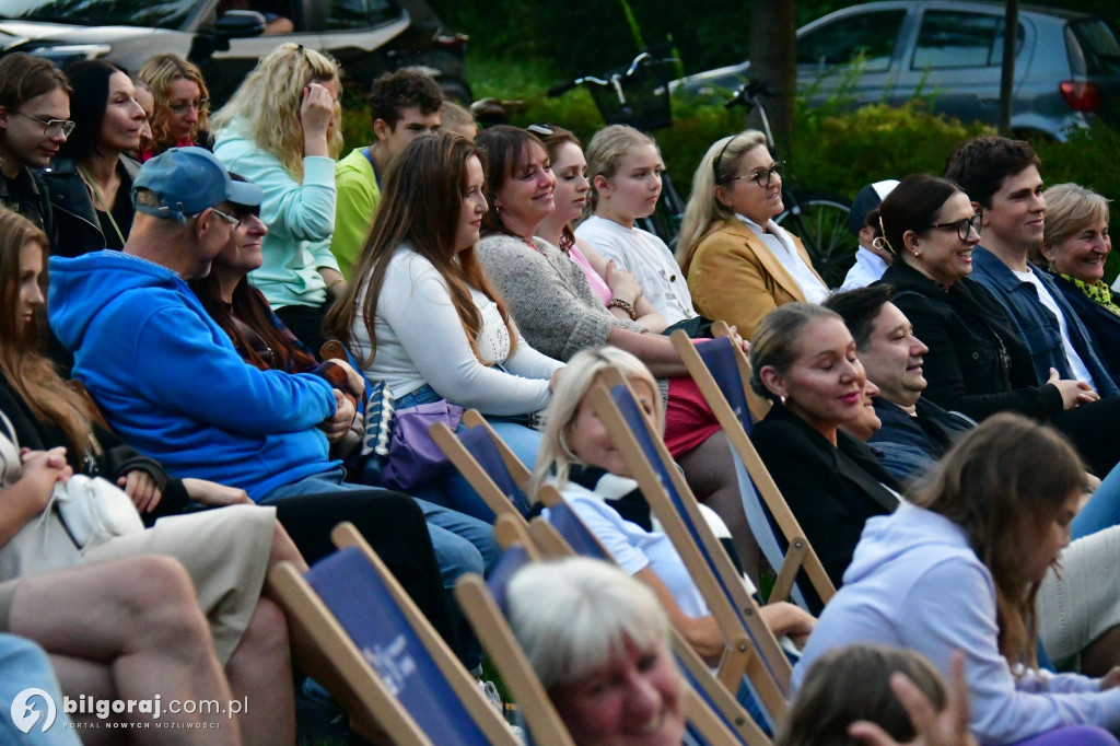 Koncert pod Lipą w Biłgoraju: Ukulele, humor i bajkowa narracja