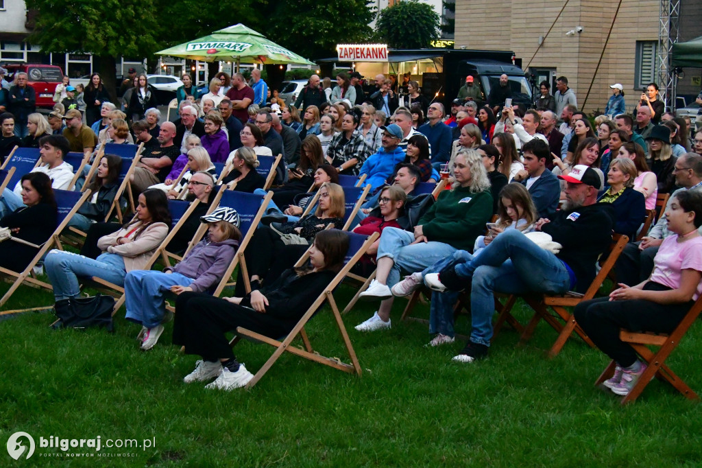 Koncert pod Lipą w Biłgoraju: Ukulele, humor i bajkowa narracja