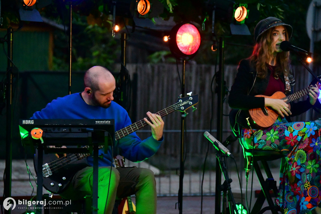 Koncert pod Lipą w Biłgoraju: Ukulele, humor i bajkowa narracja