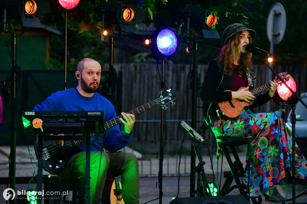 Koncert pod Lipą w Biłgoraju: Ukulele, humor i bajkowa narracja