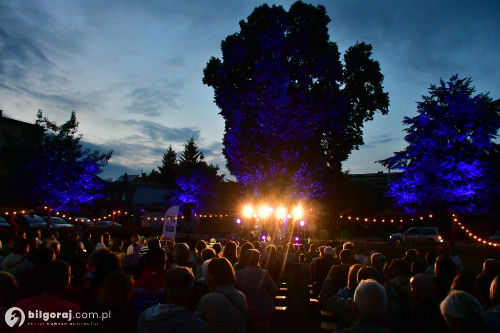 Koncert pod Lipą w Biłgoraju: Ukulele, humor i bajkowa narracja