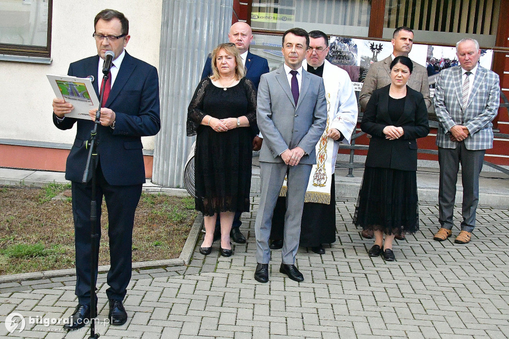 Biłgoraj. Odsłonięto pomnik upamiętniający Ofiary rzezi wołyńskiej