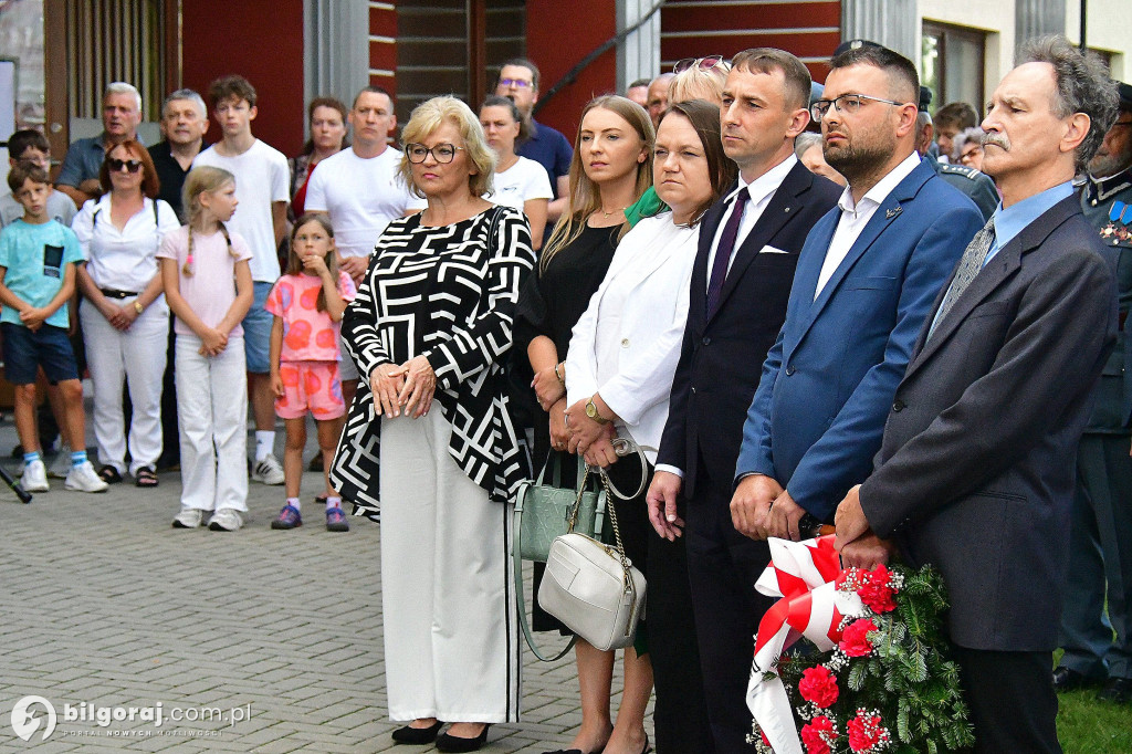 Biłgoraj. Odsłonięto pomnik upamiętniający Ofiary rzezi wołyńskiej