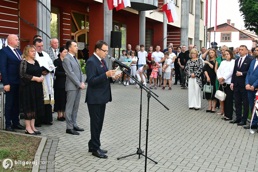 Biłgoraj. Odsłonięto pomnik upamiętniający Ofiary rzezi wołyńskiej
