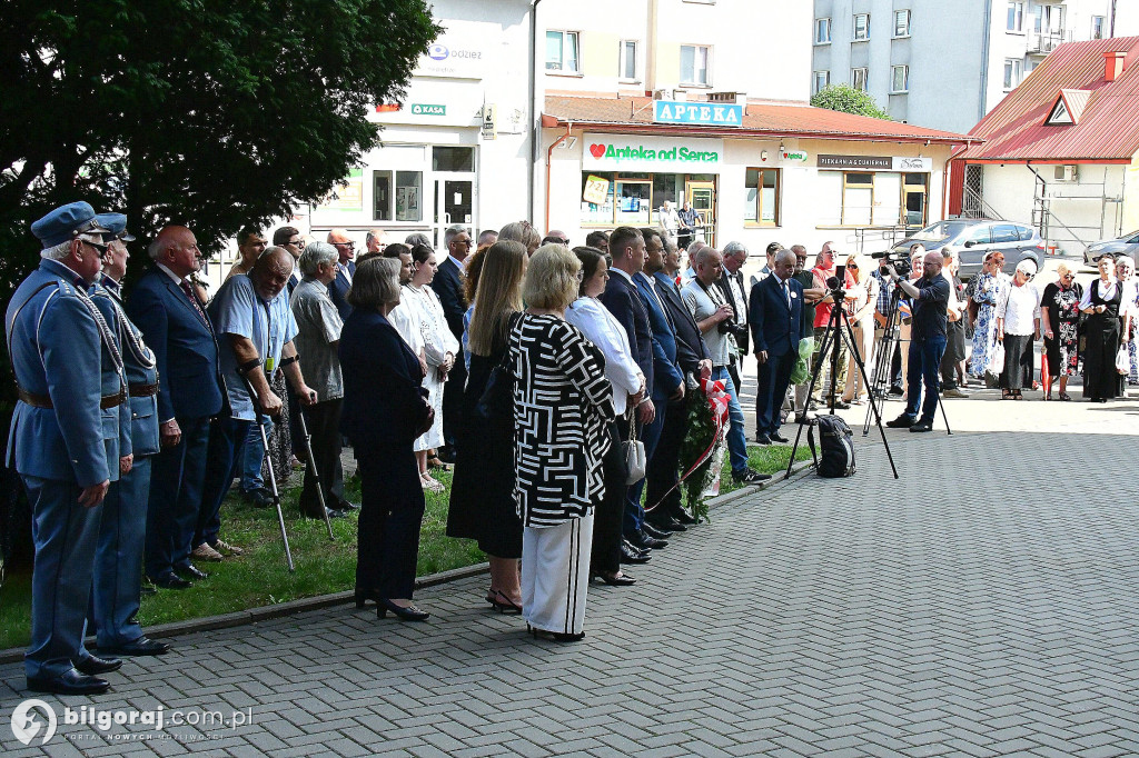 Biłgoraj. Odsłonięto pomnik upamiętniający Ofiary rzezi wołyńskiej
