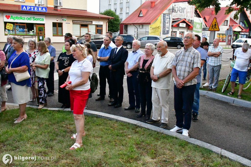 Biłgoraj. Odsłonięto pomnik upamiętniający Ofiary rzezi wołyńskiej