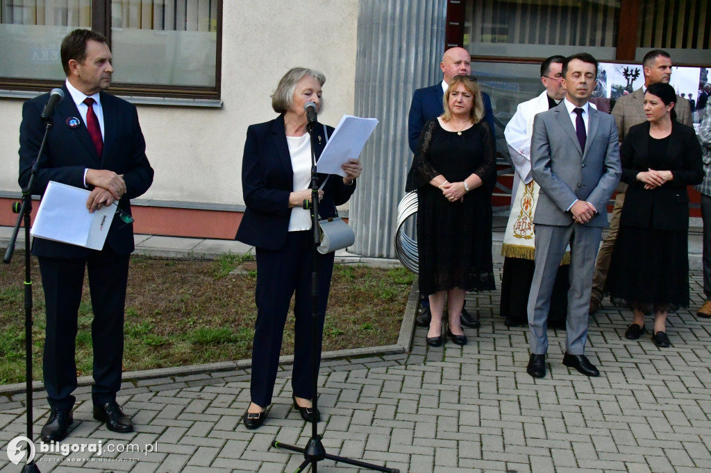 Biłgoraj. Odsłonięto pomnik upamiętniający Ofiary rzezi wołyńskiej