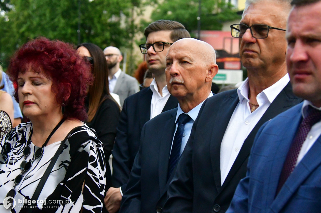 Biłgoraj. Odsłonięto pomnik upamiętniający Ofiary rzezi wołyńskiej