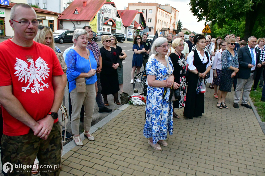 Biłgoraj. Odsłonięto pomnik upamiętniający Ofiary rzezi wołyńskiej