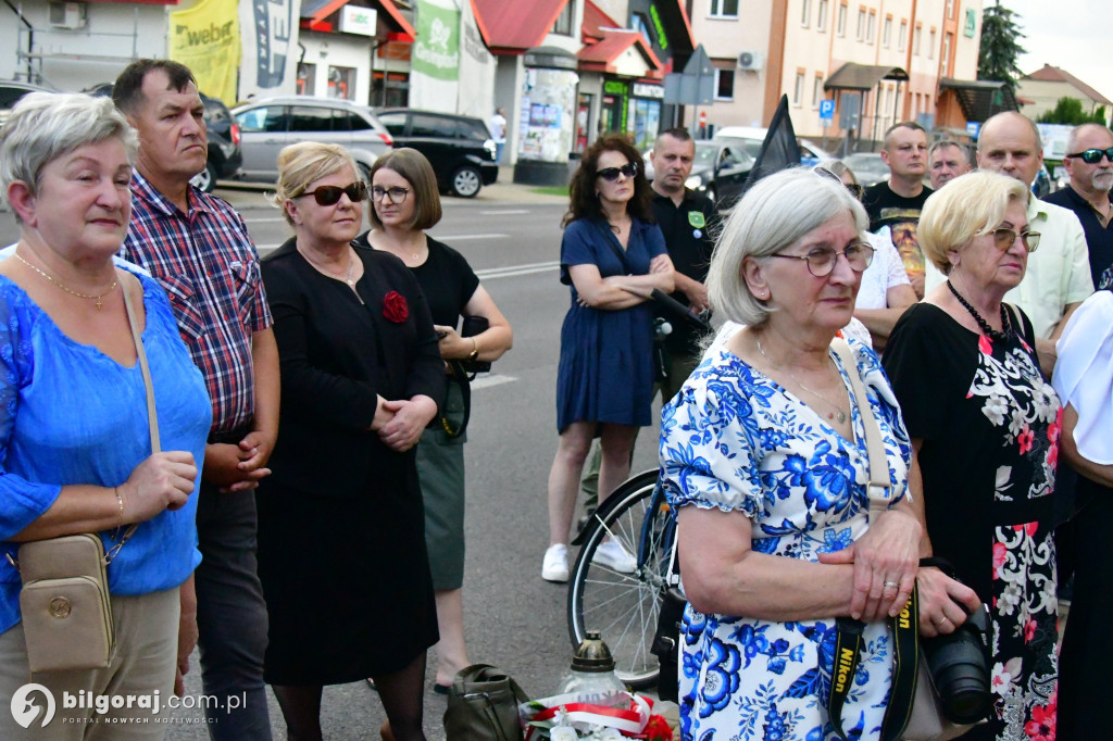 Biłgoraj. Odsłonięto pomnik upamiętniający Ofiary rzezi wołyńskiej