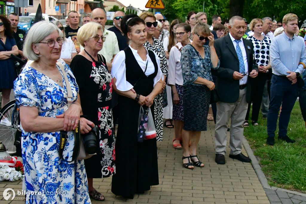 Biłgoraj. Odsłonięto pomnik upamiętniający Ofiary rzezi wołyńskiej